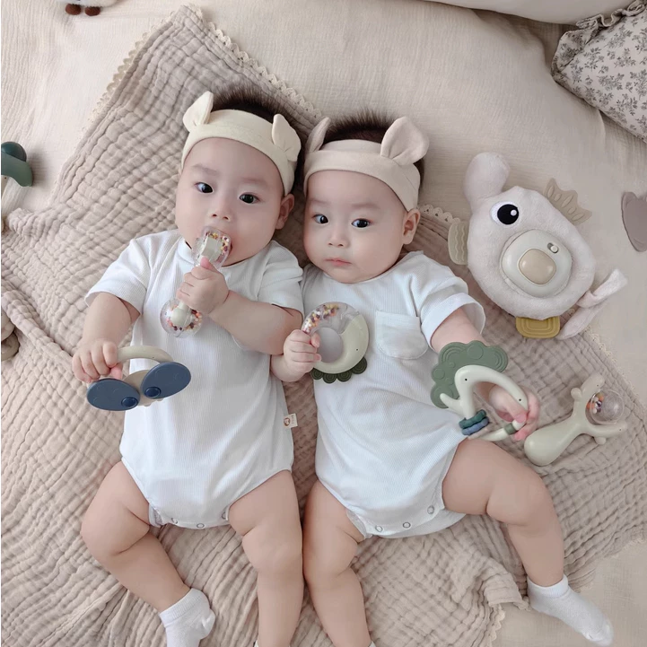 Bộ quà tặng đầy tháng, xúc xắc gặm nướu cao cấp cho bé từ 0-12 tháng hiệu Babypods (kèm túi đựng) - Hình ảnh 6