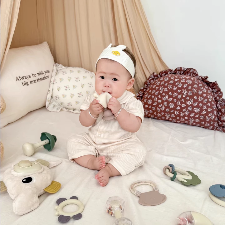 Bộ quà tặng đầy tháng, xúc xắc gặm nướu cao cấp cho bé từ 0-12 tháng hiệu Babypods (kèm túi đựng) - Hình ảnh 7