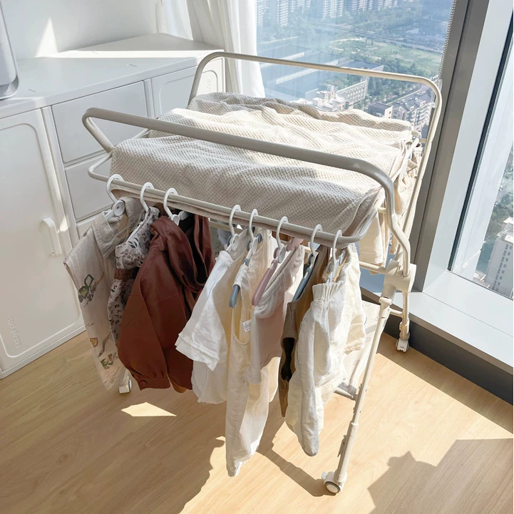 Bàn thay tã, quần áo đa năng di động, xếp gọn, tùy chỉnh độ cao hiệu Babypods (tặng đồ chơi treo) - Hình ảnh 6