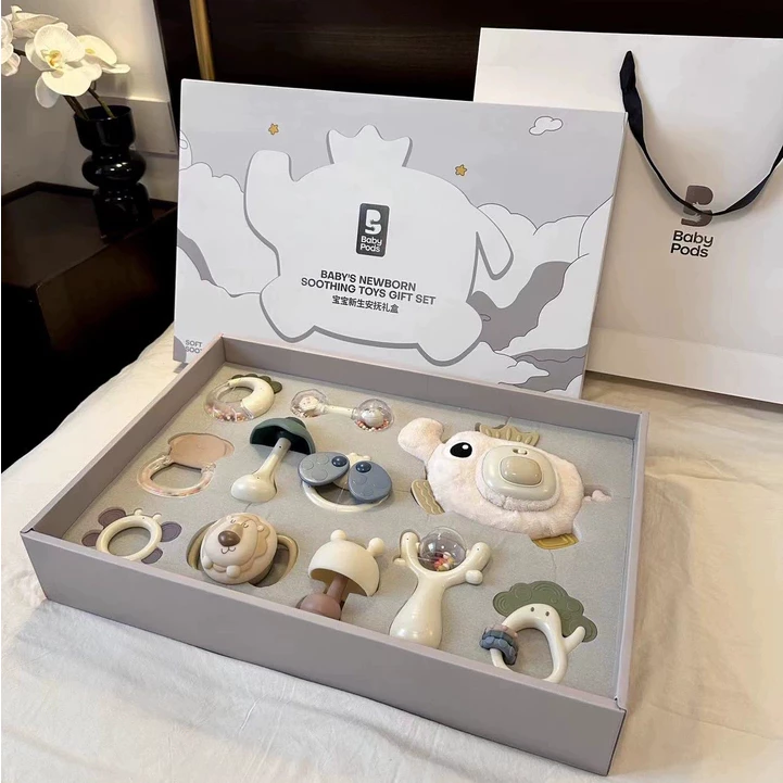 Bộ quà tặng đầy tháng, xúc xắc gặm nướu cao cấp cho bé từ 0-12 tháng hiệu Babypods (kèm túi đựng) - Hình ảnh 2